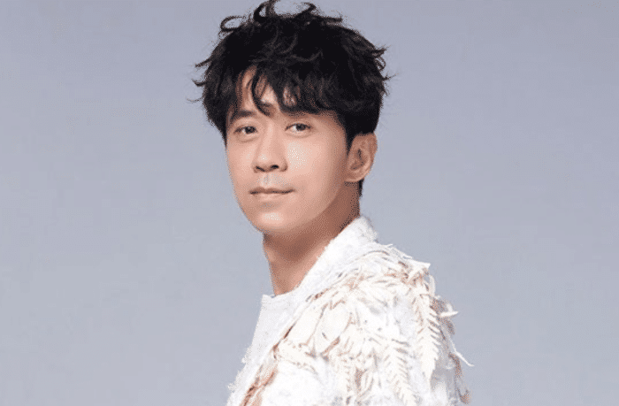 光良低调庆祝50岁生日,近照冻龄有术,为保持年轻不吃甜不吃辣