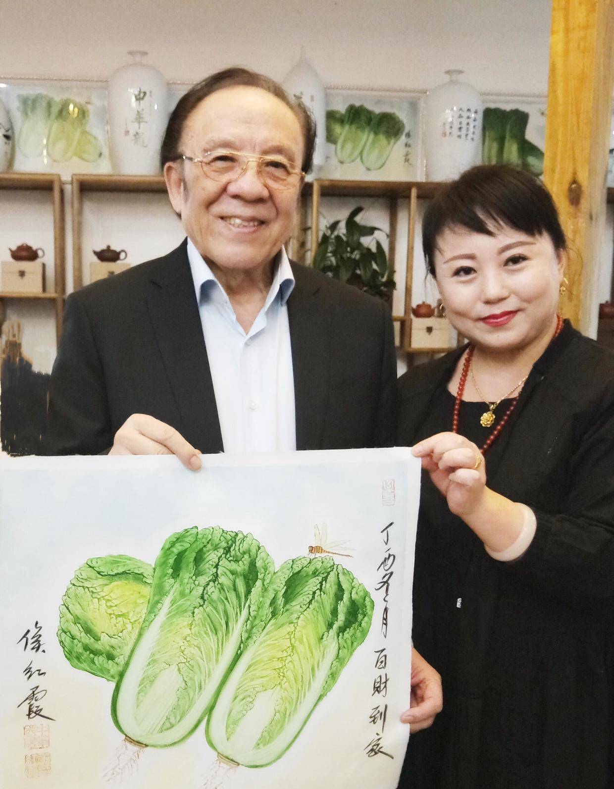 百财油画家侯红霞