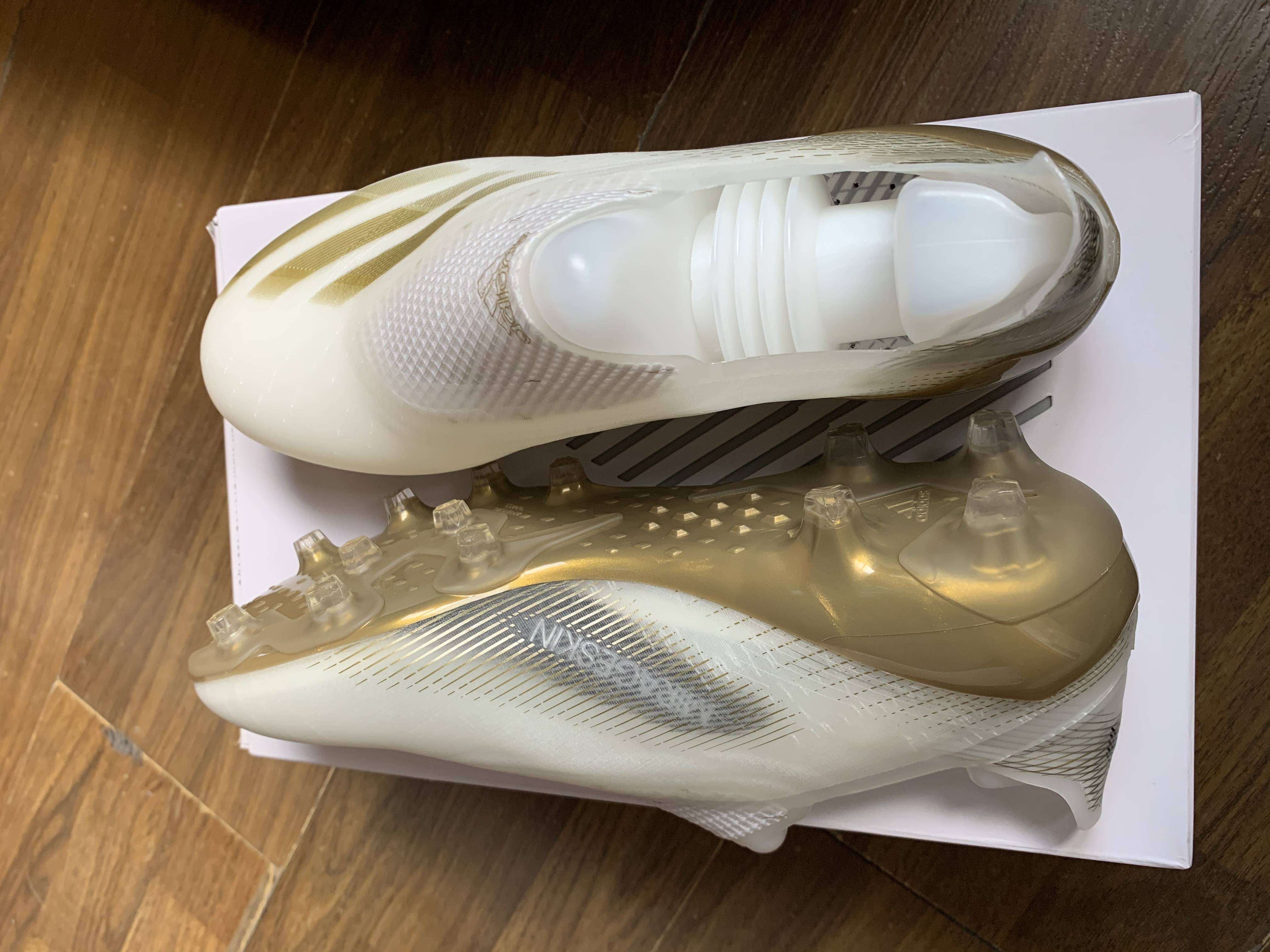 快过光速adidasxghostedag超顶级足球鞋入手