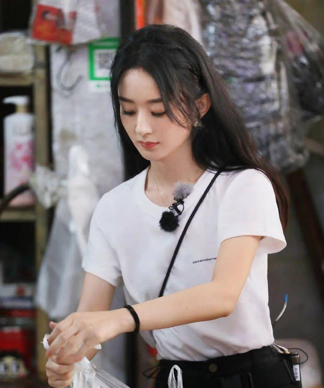 中餐厅节目组差劲向赵丽颖道歉却像在给自己洗白粉丝暴怒