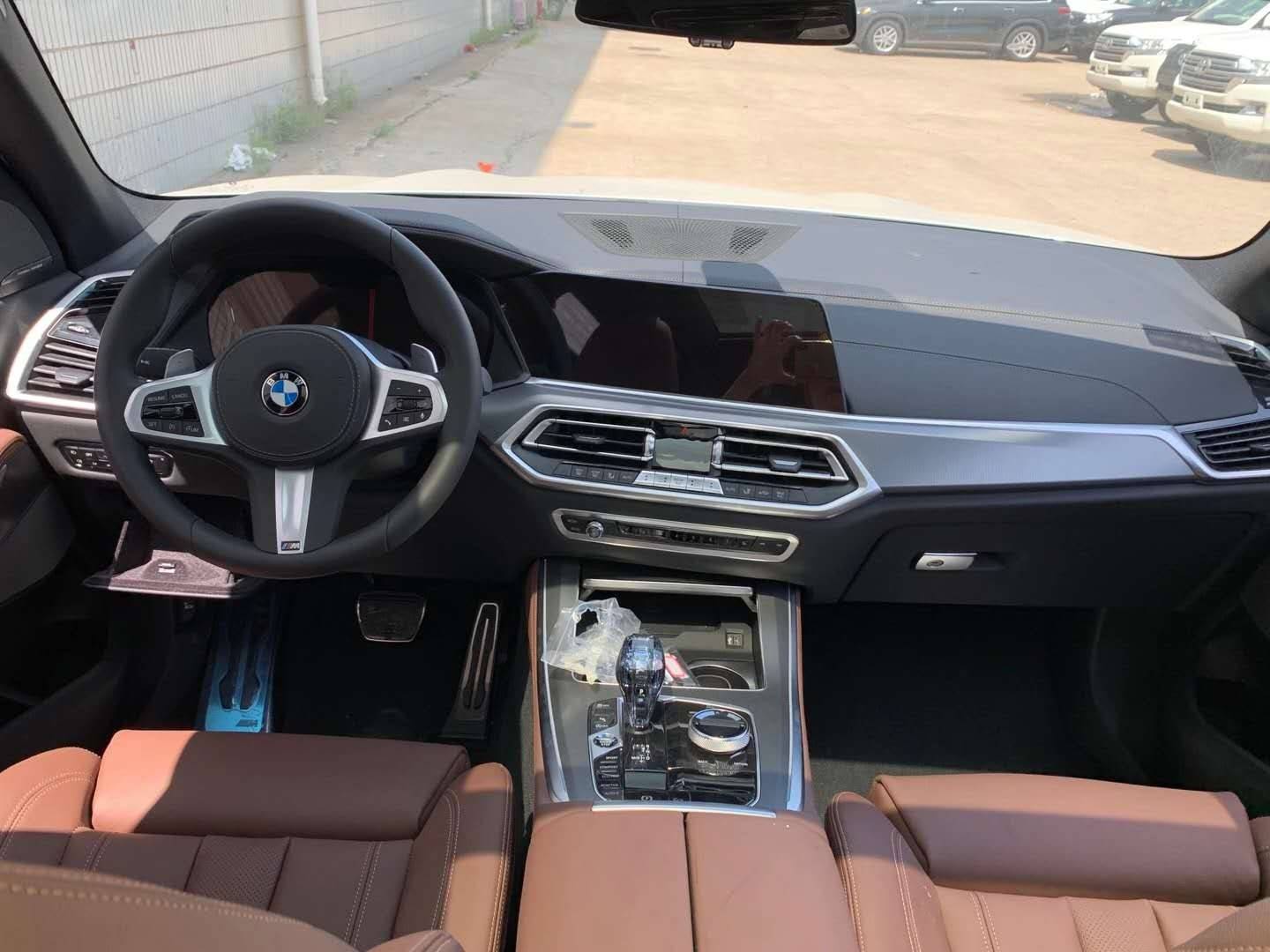 2020新款宝马x5颜值高端超大尺寸宽敞内饰