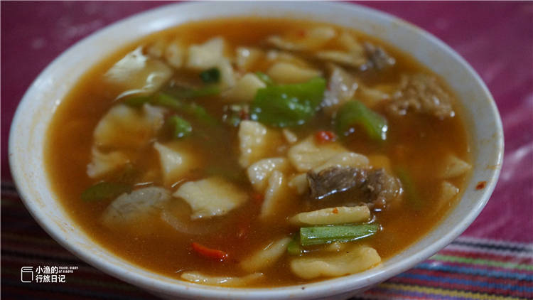 去新疆巴音布鲁克旅游,吃了碗"汤面"竟要42元,里面究竟有啥?