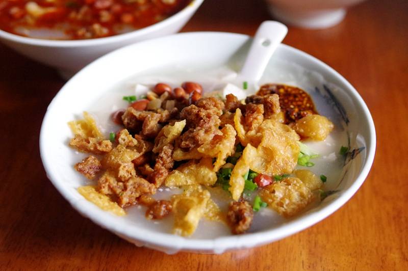 肥肠款酥肉款各种款四川乐山豆花比宜宾燃面更温润