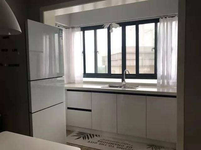 阳台只用来晾衣服?太可惜了,这样装修实用好几倍