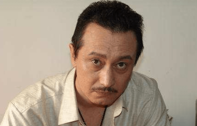 他长得像外国人,是国家一级演员,因一部《神探狄仁杰》爆红全国_傅隽