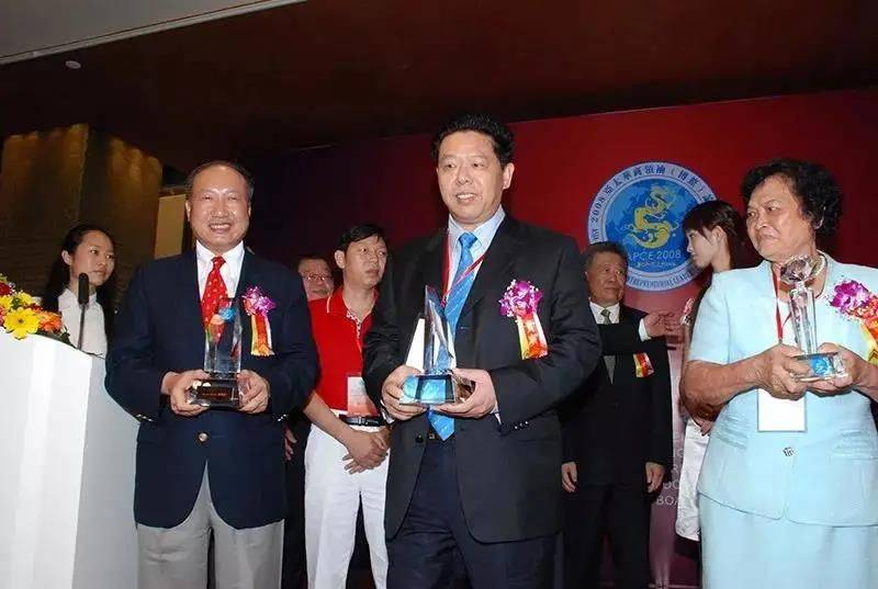 潮汕石油大王蓝楚汉从建筑队长到商界巨贾事业成功不忘回报家乡