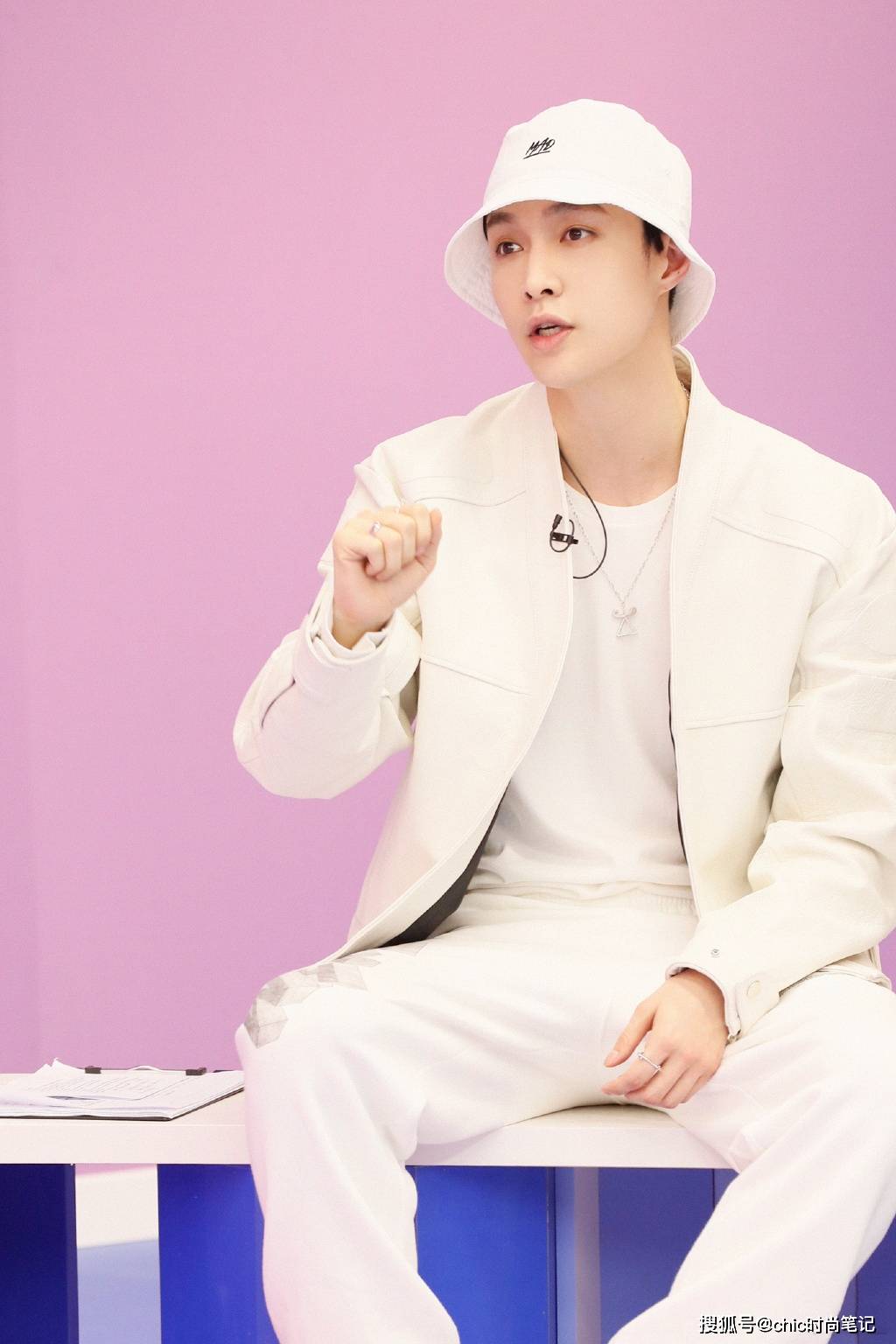 张艺兴教你三种渔夫帽穿搭风格既偷懒又可以耍帅