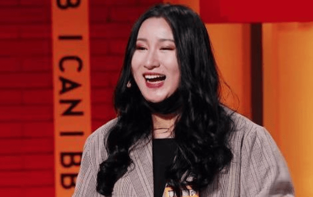 锤娜丽莎自曝以前很多人追,以为是开玩笑,看到她18岁的时候懂了_节目