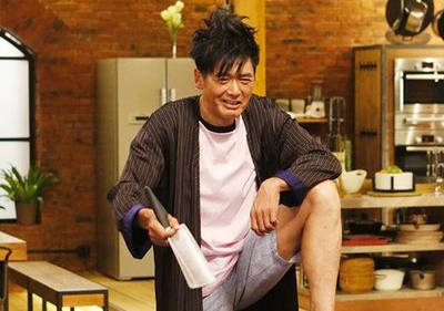 《监狱风云》其中有一幕是周润发逃狱,必须跳进一个粪坑,躲过追捕