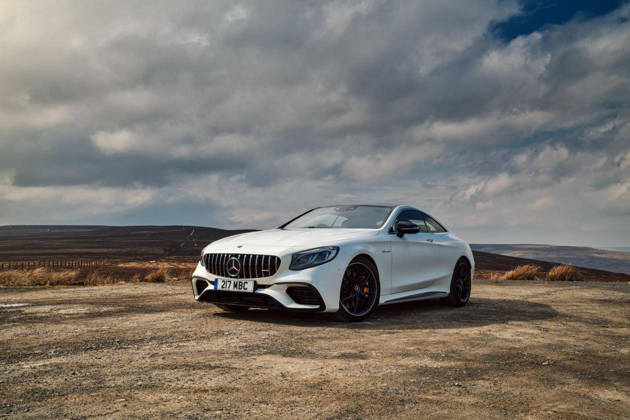 奔驰宝马巅峰对决m8对比amgs63coupe谁更强