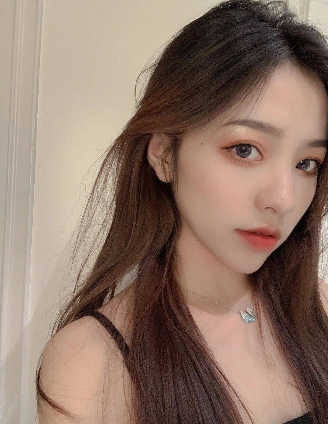 抖音女神刘思瑶复出翻车一夜掉粉100w撒野事件后道歉洗白无望黑料缠身