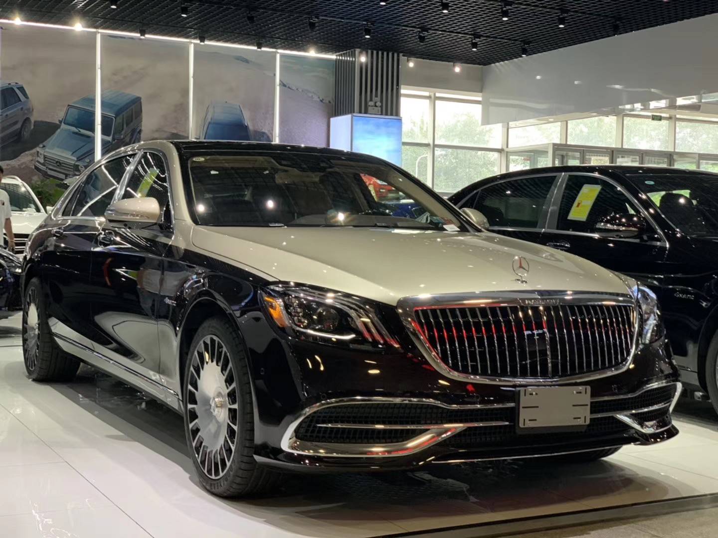 20款奔驰迈巴赫s560高端轿车顶级座驾