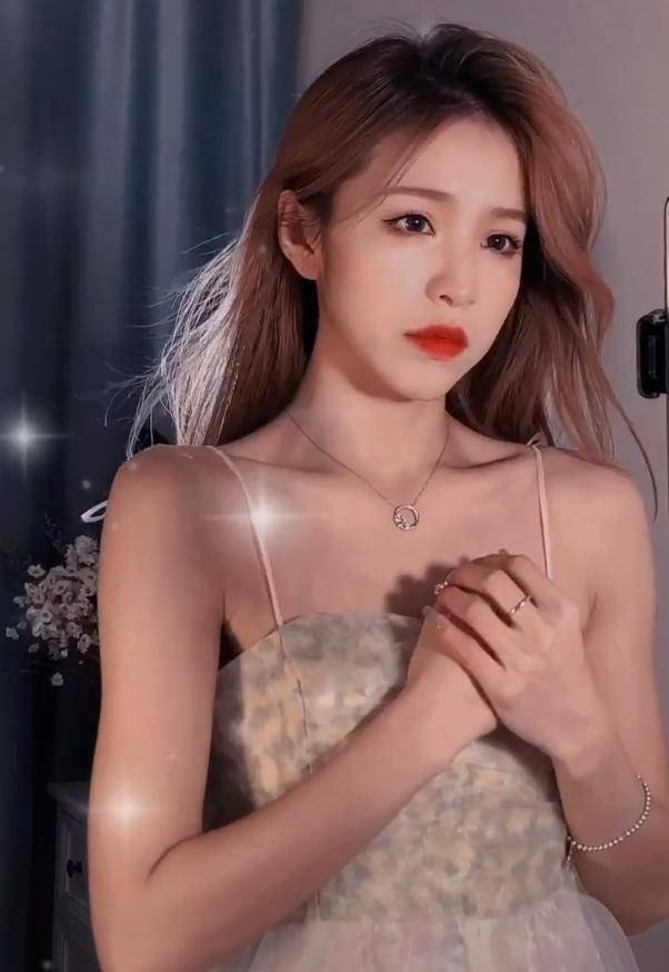 坦克之后又是影替刘思瑶再遭质疑后晒细腰却暴露了身高