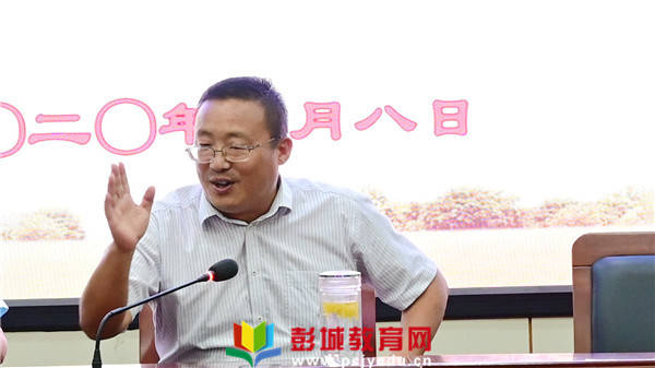 最后,张忠坡校长作总结性讲话,他对青年教师提出六点期望:一,平和的心