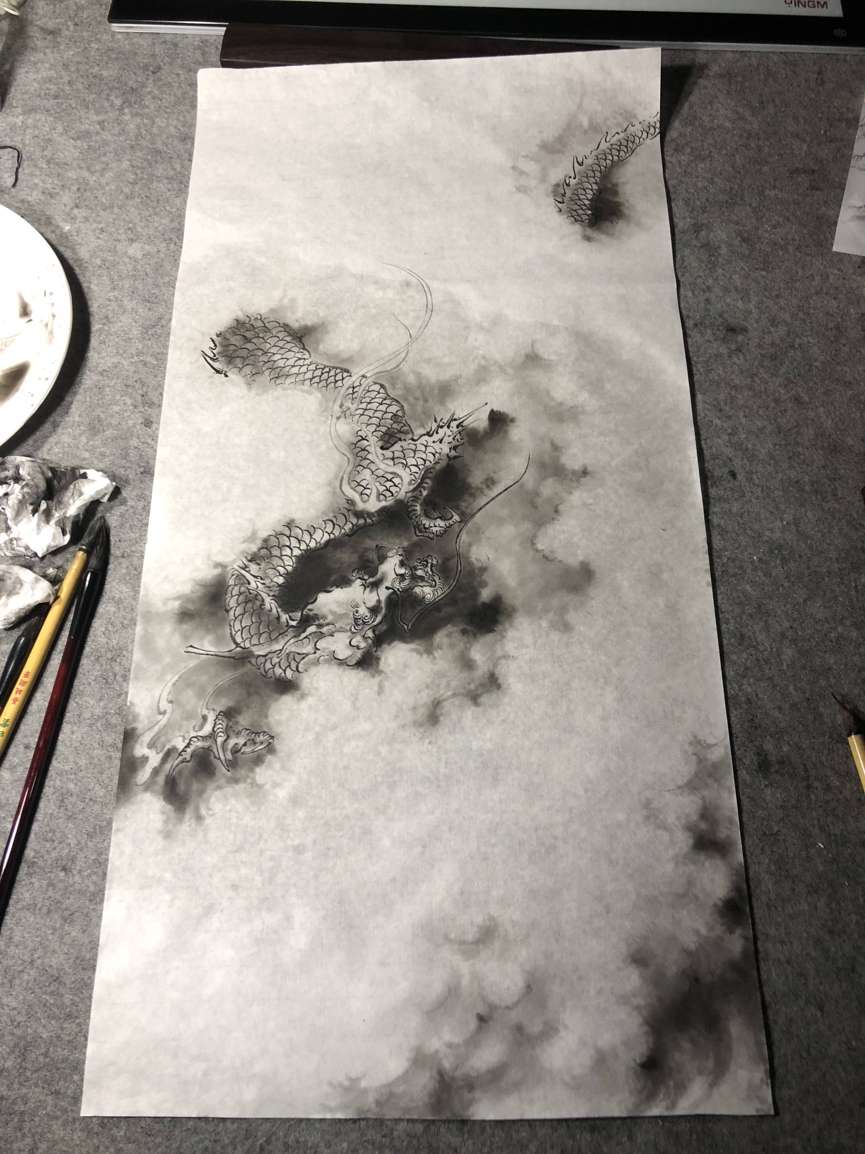 使用毛笔画画和画民族传统题材的青年人越来越少了,具有鲜明的民族