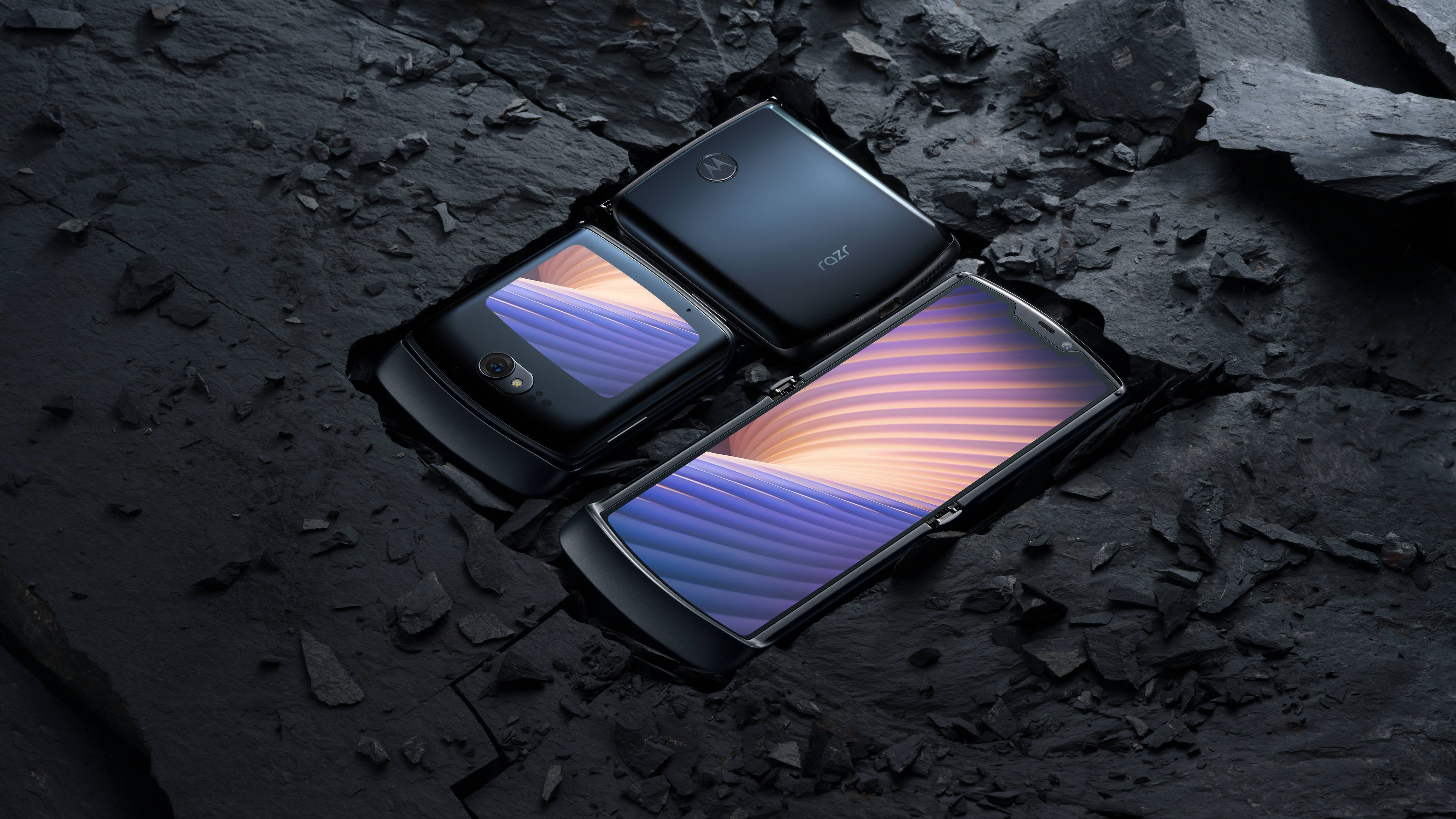 motorola razr 刀锋5g折叠手机发布 重铸经典颠覆想象