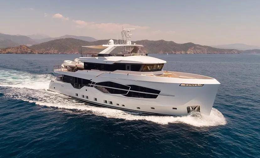 时尚骚气的土耳其「numarine 32xp」探险游艇,4000海里超长续航