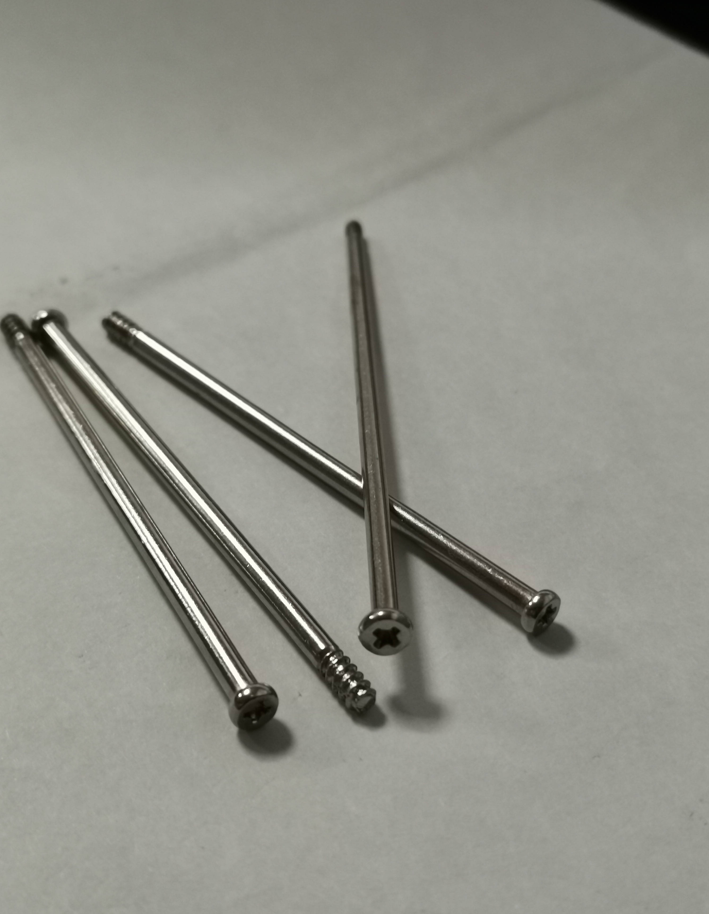 自拍杆的小长螺丝