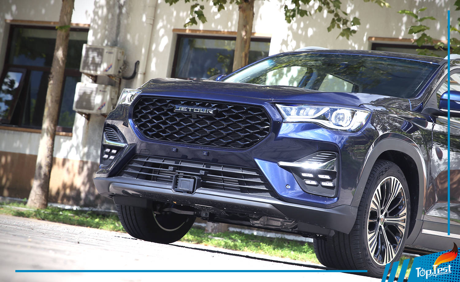 体验新款捷途x90双联屏足够好看也几乎做到了足够好用