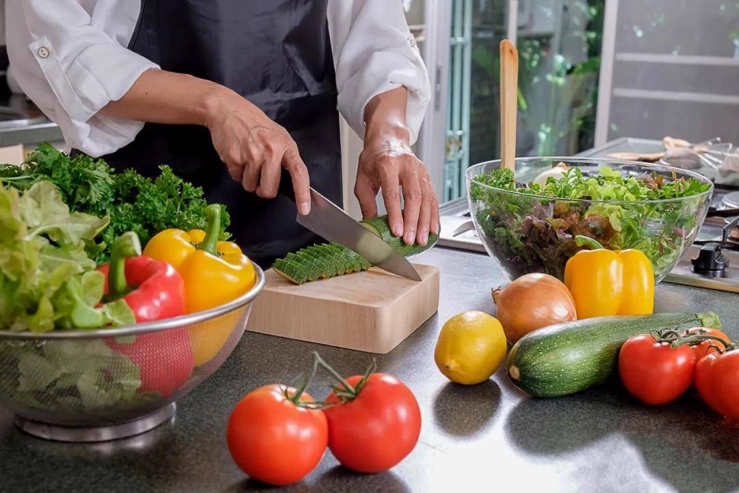 杜绝浪费!看"净菜"如何颠覆传统助推餐饮行业绿色升级_蔬菜