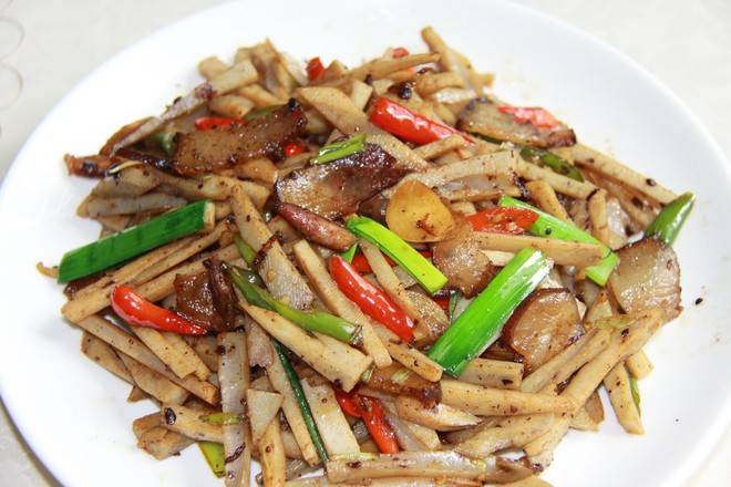 【腊肉炒藕条】名门泽佳315网:白米饭的绝佳搭档,分分钟一碗_时候
