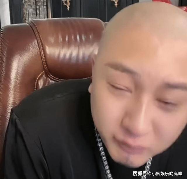 某短视频红人"五道口宏楠"在户外钓鱼时发生意外,不幸身亡,如今他的