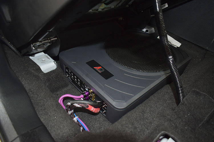 本田汽车音响改装-加装低音炮-首指汽车音响