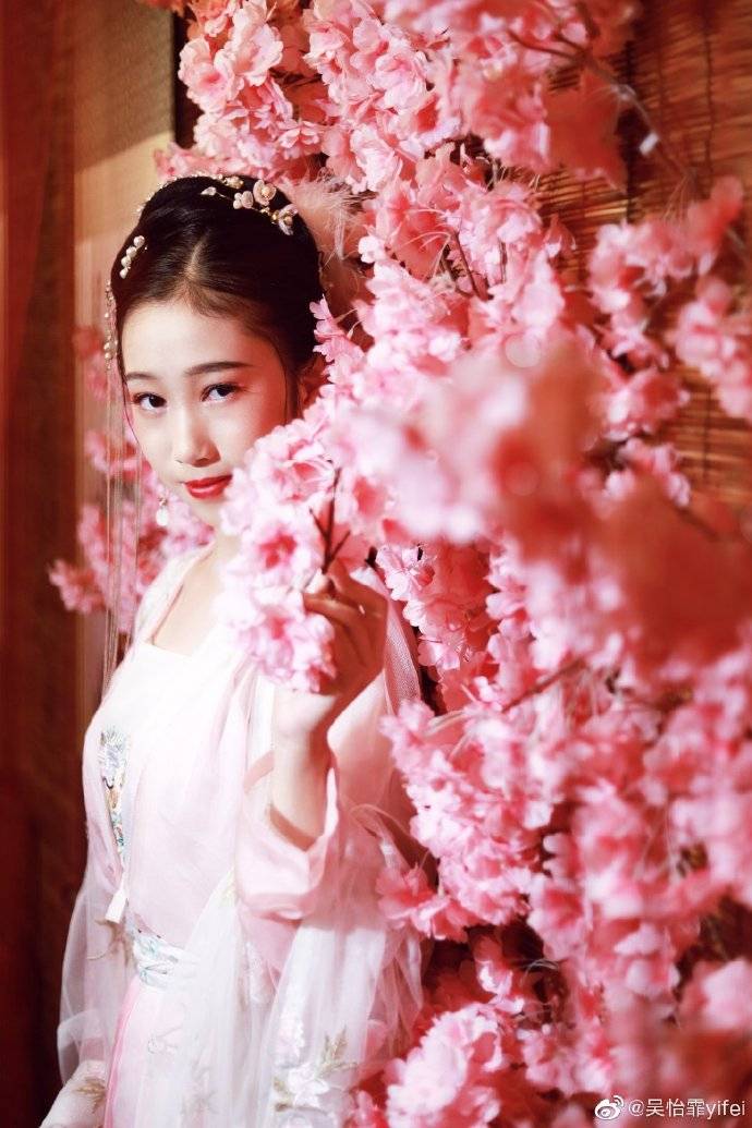 天秤座女孩吴怡霏最新古装霏系列