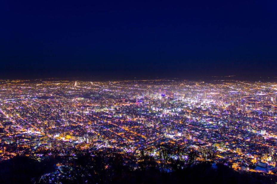 與「函館山」,「小樽天狗山」並稱「北海道三大夜景」的「札幌