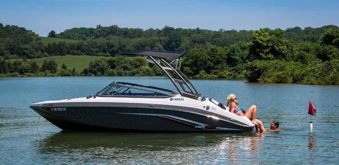67新雅马哈ar195运动艇评测