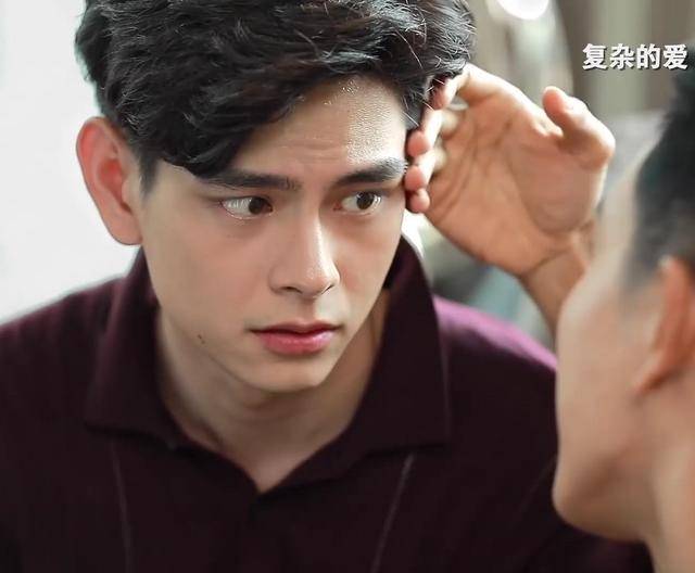 剧情简介:男主puk是家中独子,也是一个g,文静内向的他从没有主动跟