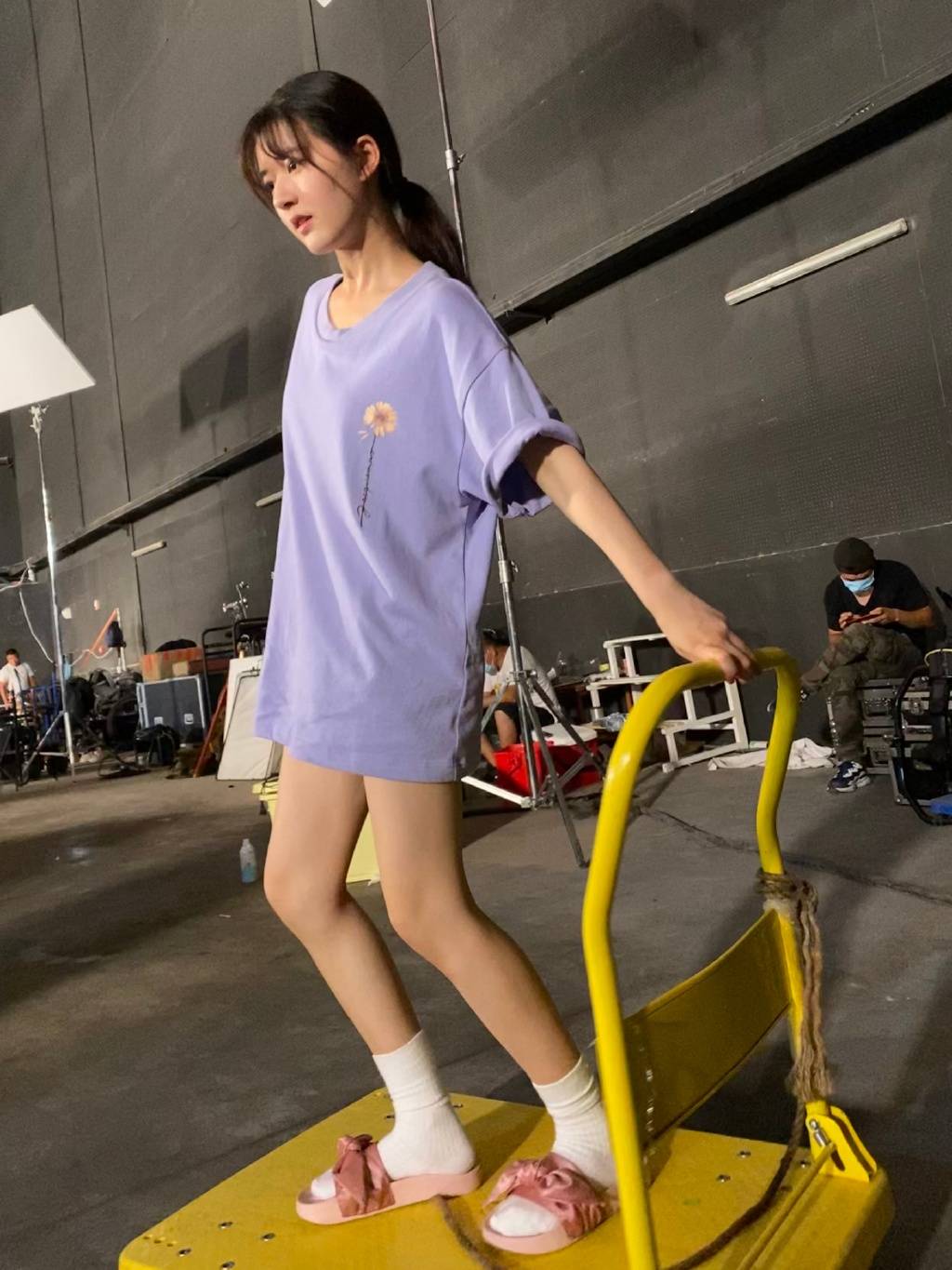 甜剧女王赵露思太会穿私服搭配清新甜美98年少女感爆棚