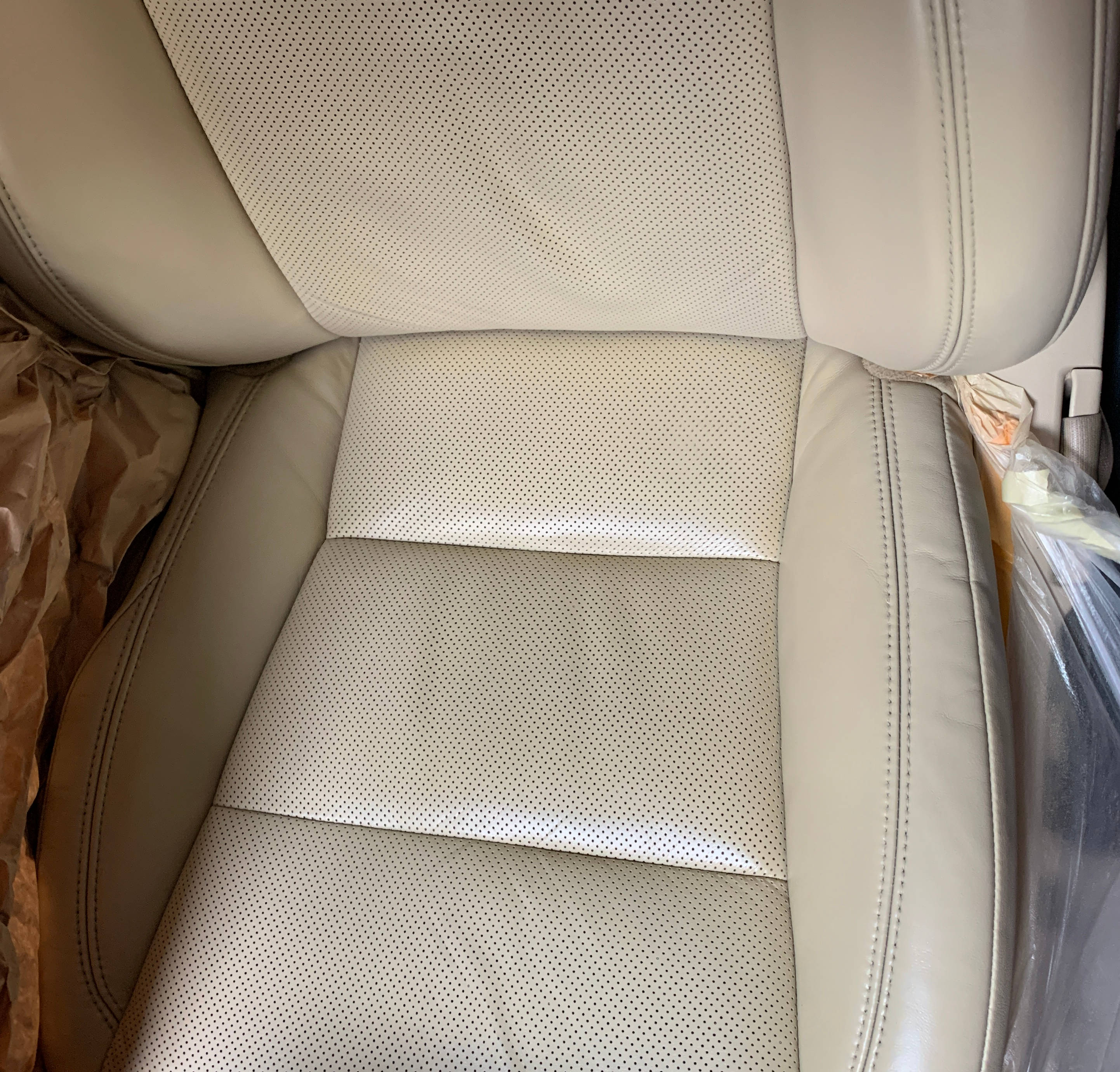 不换原厂皮深圳修复汽车真皮座椅开裂老化破洞烫划痕伤门板仪表台掉色