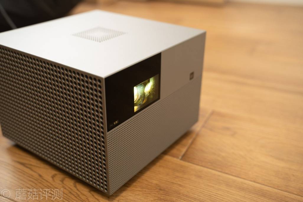 轻松打造家庭影院,畅享极致影音体验,峰米vogue pro家用投影机 评测_