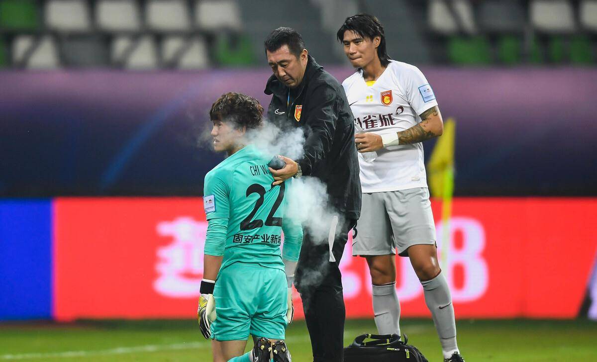 池文一除了在常规时间做出多次扑救之外,还在点球大战挡出了卓尔球员