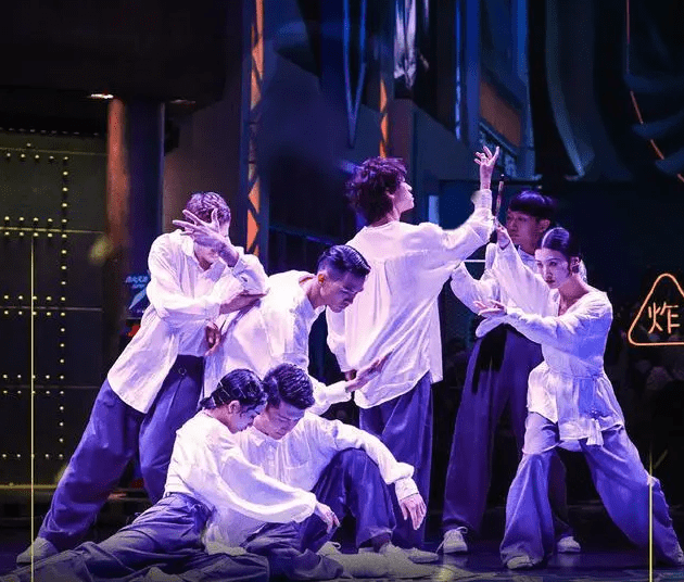 原创黄潇编舞上热搜,《丹青》《小白船》个个是宝藏,谁看了不说绝?