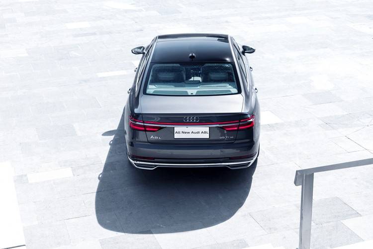 依旧豪到没朋友2021款奥迪a8l售8428万起