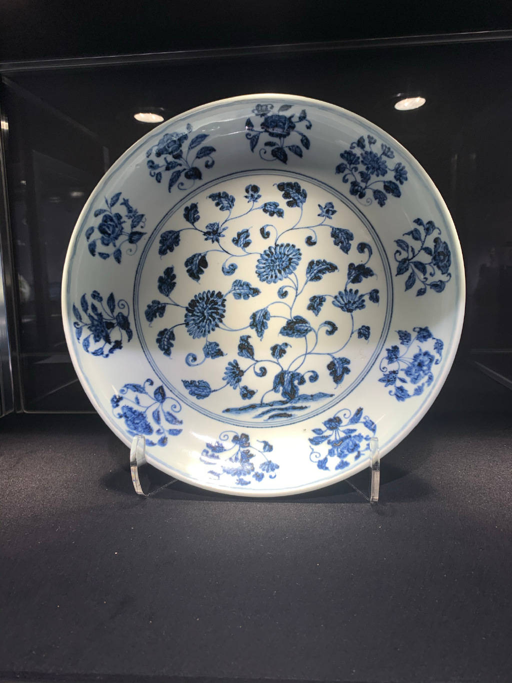 击溃国宝帮的最后防线佳士得瓷器专场进来感受珍品魅力