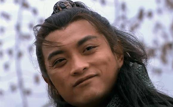 李逵一斧砍死了已被五花大绑的祝彪,此举自然令随行的庄客们惊恐不已