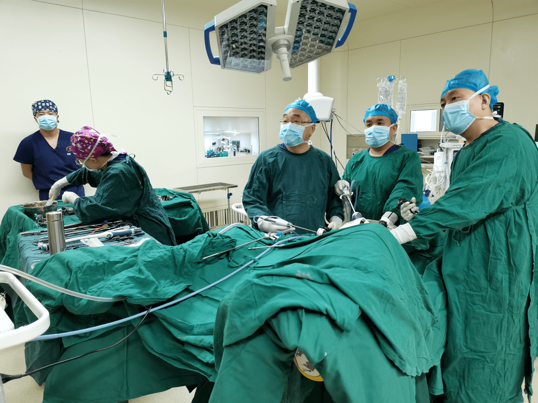 太原中心医院胃肠外科完成腹腔镜直肠癌根治术,腹膜后肿物切除术_手机