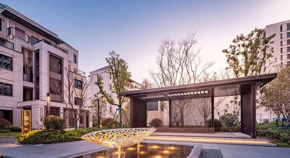 公元2040二期约103136㎡叠墅附一房一价表