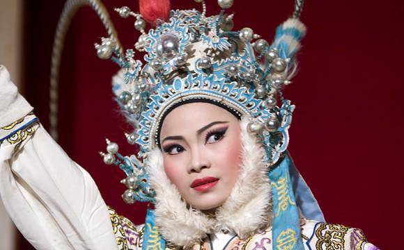 此人是杨门女将中的元老原本籍籍无名却忽然与包拯扯上关系