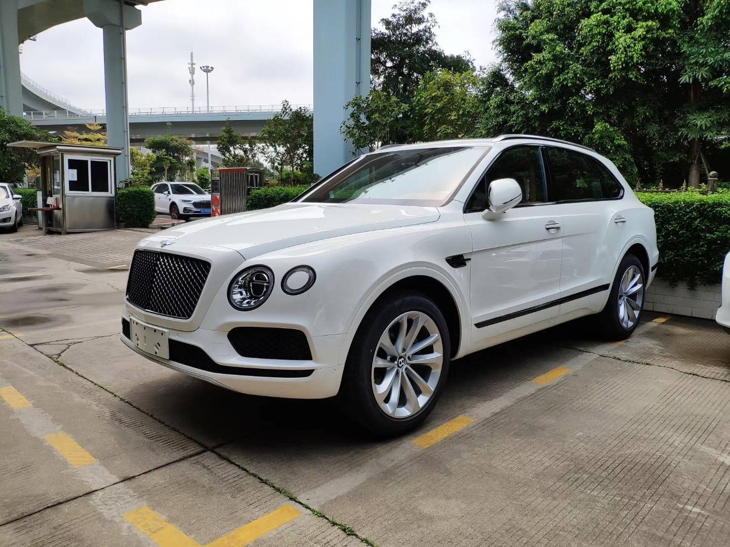 2020款宾利添越港内现车特惠低价精致典雅