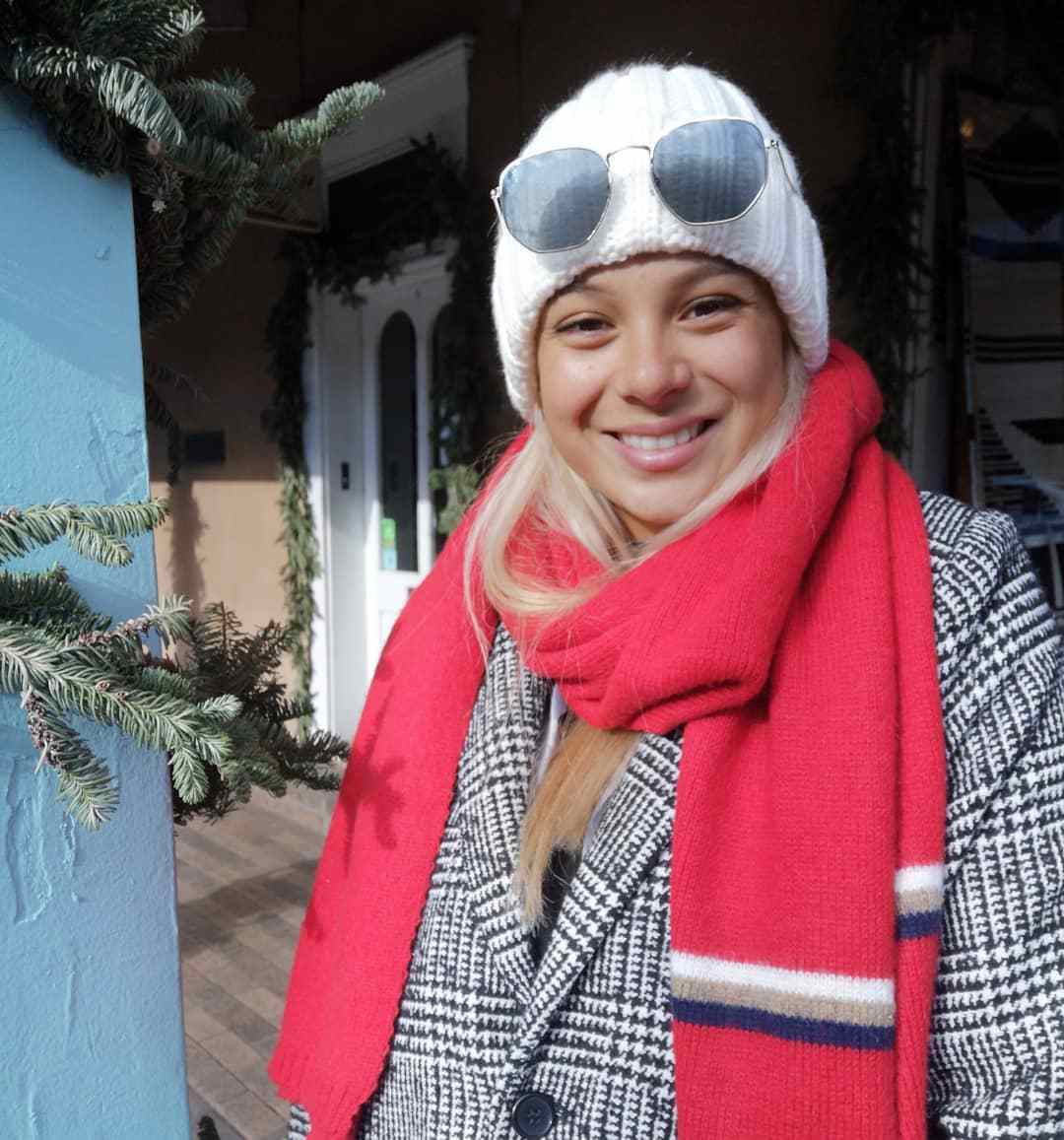 组图:奥地利美女爱打高尔夫 金牌 肤色相得益彰