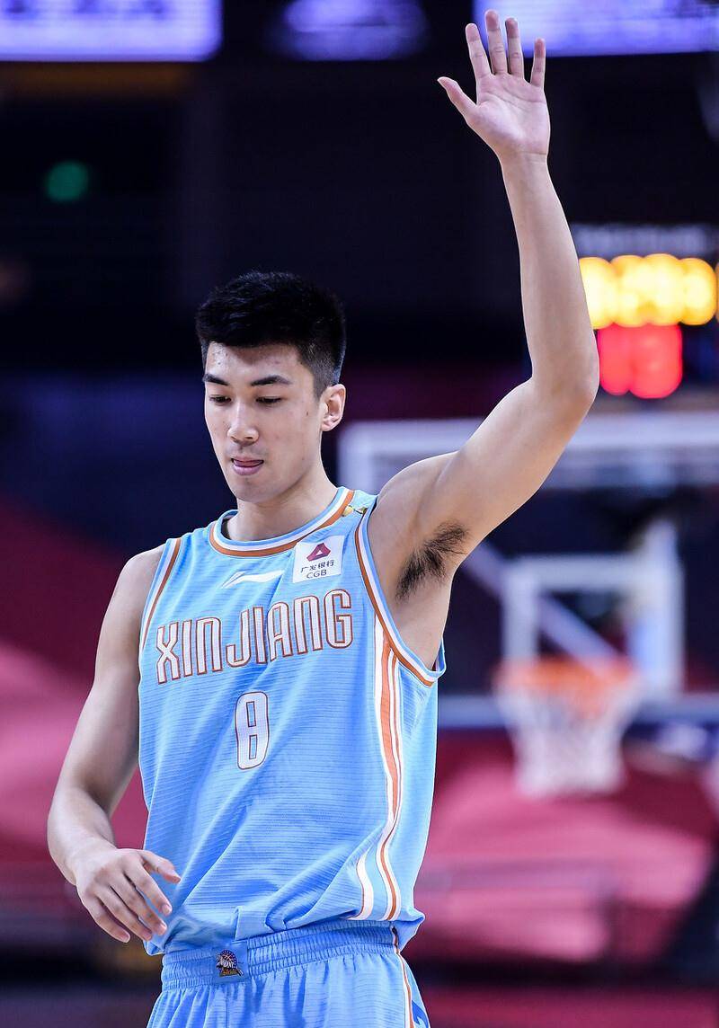 新疆男篮确定新赛季正副队长:阿不都任队长,唐才育任副队长