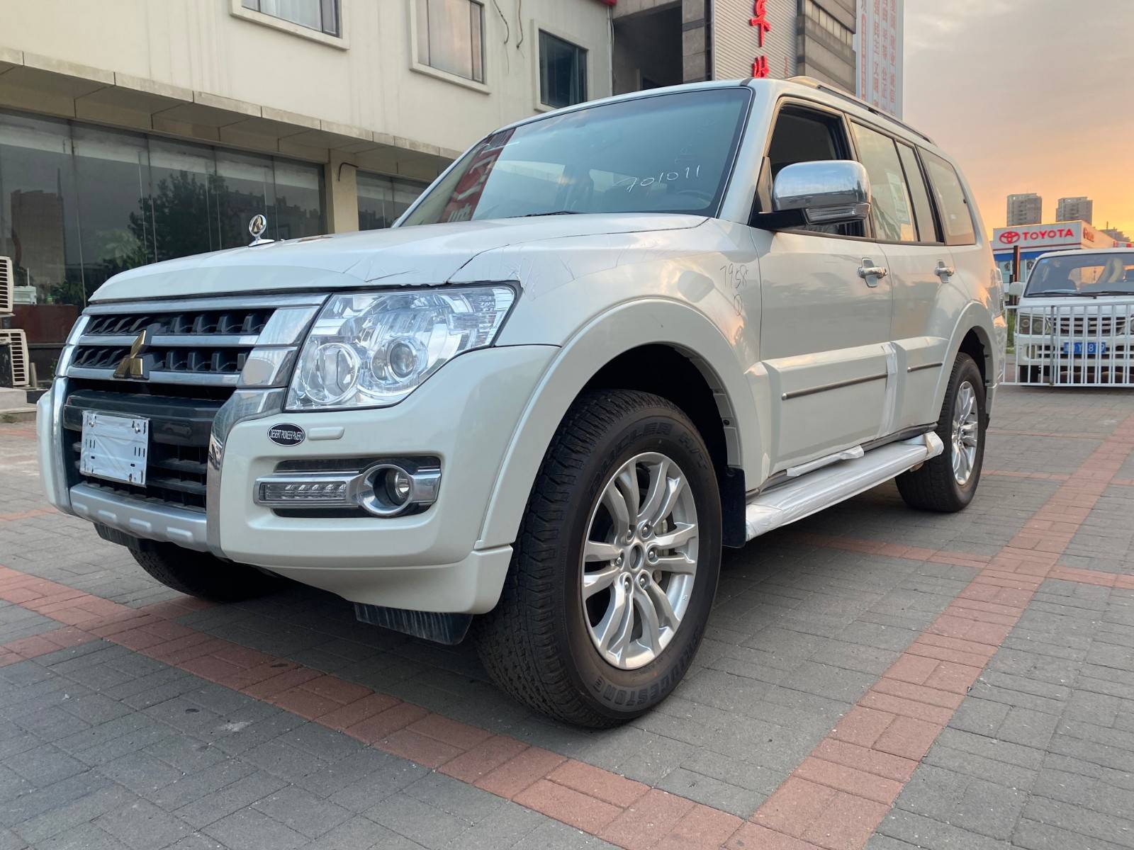 三菱帕杰罗v97顶级越野2020款金标版