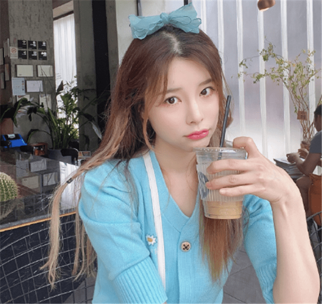 原创doinb老婆曝光一支lpl战队大手笔选手出行都有专门的司机和车