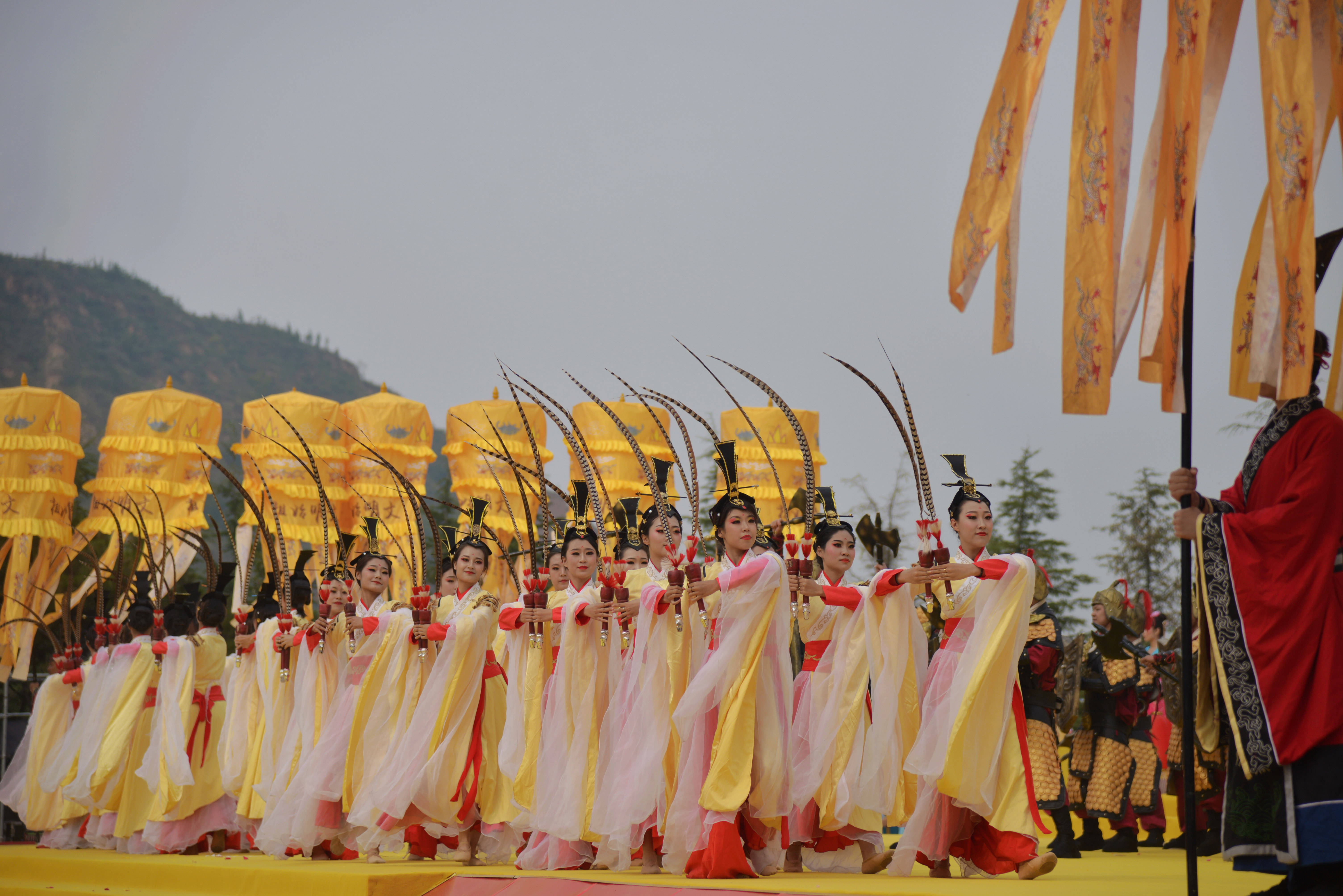 临汾市尧都区举行第三届尧都民间祭拜尧帝大典