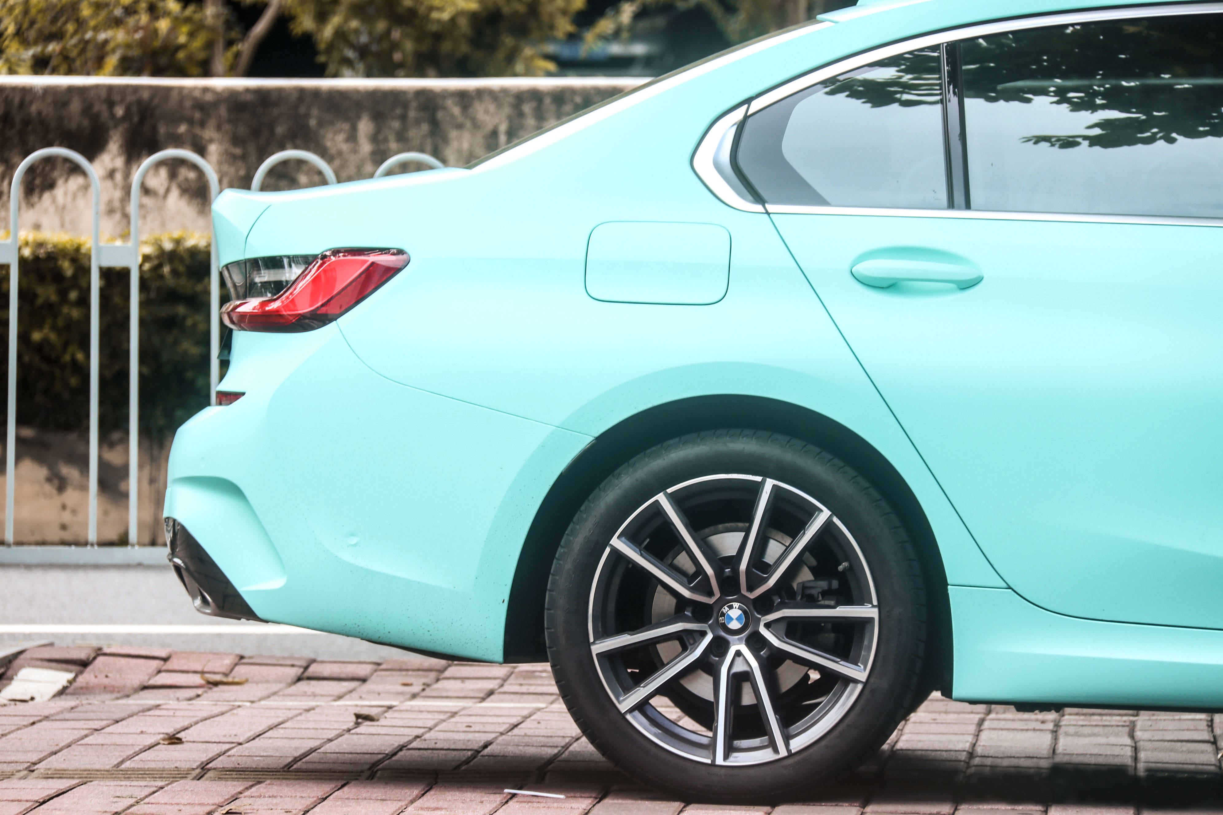 宝马3系改色消光tiffany女生都无法抵抗的一款颜色