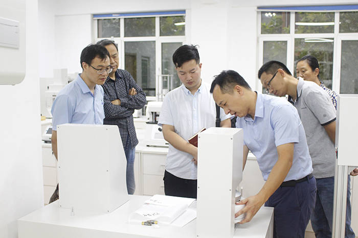 齐鲁工业大学赵传山教授到访我司进行考察参观